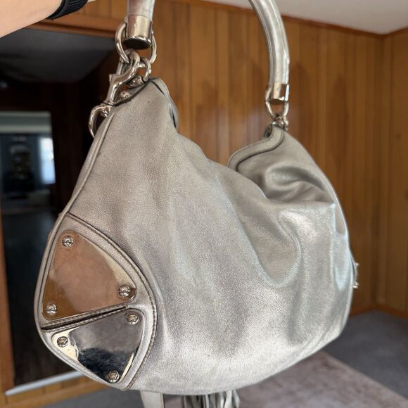 Authentic GUCCI Metallic Silver Leather Medium Indy Babouska Top Handle Bag - Picture 6 of 16